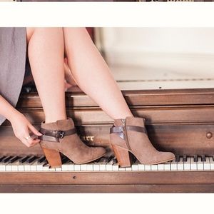 Carlos By Carlos Santana Harvest Buckle Bootie 🤎